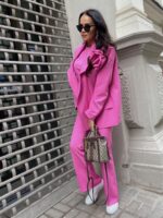 Przedłużana luźna marynarka i długie spodnie dzwony LaMilla.