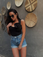 Dopasowane body na grubszych ramiączkach Lamilla.