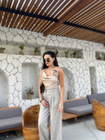 złota satynowa kobieca bluzka