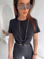 czarny t-shirt z przeszyciami