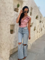 różowa bluzka z różą