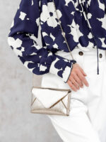 koszula z mankietem zapinanym na złote guziki