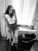 body z odpinaną różą