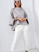 Luźna bluzka ze stójką w szarym kolorze Miss City Official.