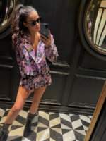 Krótka marynarka w kwiaty LaMilla.