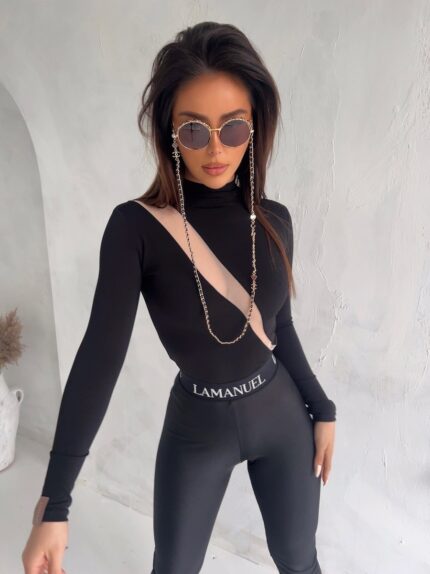 Kobiece dopasowane czarne body z polskiej marki La Manuel.