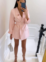 marynarko-sukienka w pudrowym różu