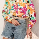 Koszula w kolorowe kwiaty marki Simplicity.