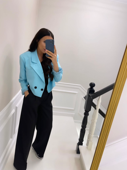 Oversizowa krótka marynarka LaMilla.