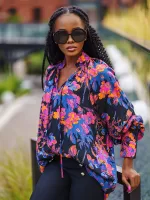 Oversizowa bluzka w kolorowe kwiaty Lola.