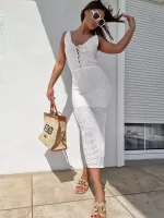 Letnia, ażurowa sukienka na ramiączkach By Me