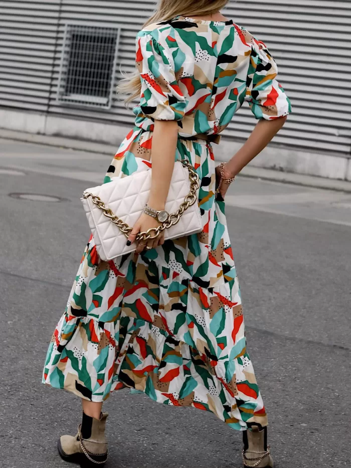 Sukienka z wiskozy w kolorowym wzorze Simplicity