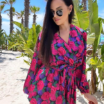 Kombinezon w kolorowe kwiaty LaMilla.