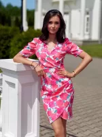 Mini sukienka w kolorowe kwiaty Roco Fashion