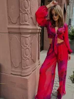 Długie spodnie z wiązaną bluzką w kwiaty LaMilla