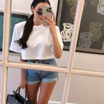 Bawełniany, krótki t-shirt w białym kolorze lamilla