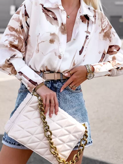 Bluzka w beżowe wzory polskiej produkcji Simplicity