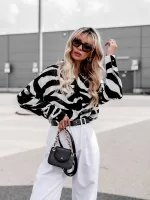 Bluzka z wiskozy w czarno - białym wzorze Simplicity