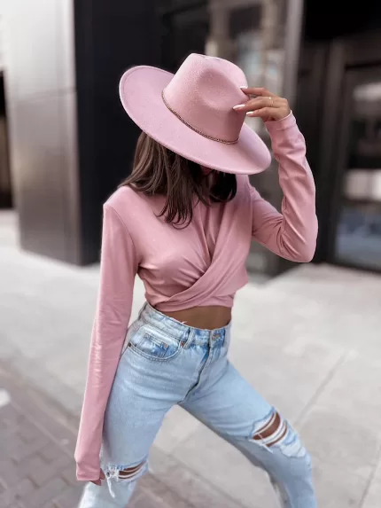 Różowa bluzka wiązana w pasie LaMilla