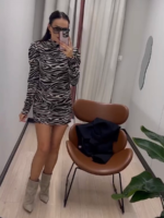 Sukienka w beżowo czarną zebrę LaMilla