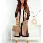 Jesienny sweter w kolorach beżu i brązu