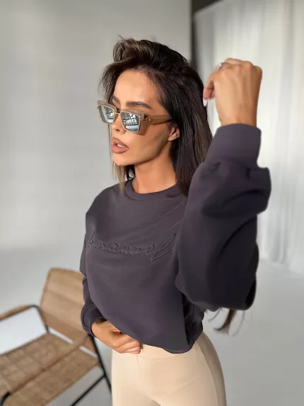 Krótka bluza w grafitowym kolorze La Manuel