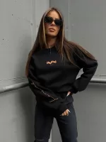 Logowana bluza w czarnym kolorze La Manuel