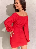 Czerwona mini sukienka polskiej produkcji