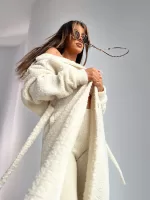 Śmietankowy długi płaszcz teddy bear La Manuel