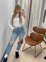 Biały golfik z poduszkami na ramionach LaMilla