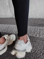 Logowane legginsy w czarnym kolorze OlaVoga
