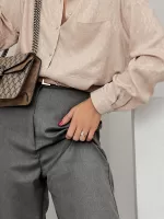 Beżowa bluzka w panterkę Simplicity