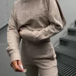 Beżowy sweterkowy komplet LaManuel Pop Up