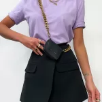 Czarne spodenki i liliowy tshirt Lamilla