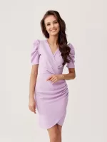 Dopasowana sukienka w kolorze lila