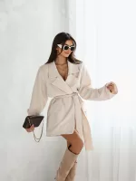 Przedłużana marynarka w jasnym kolorze LaMilla