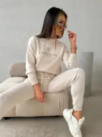 Beżowy komplet LaManuel Into It
