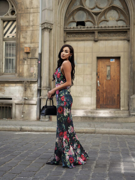 Dopasowana długa sukienka w kwiaty LaMilla