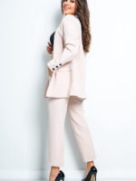 Beżowa marynarka ze spodniami