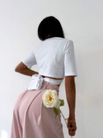 Bawełniana bluzka LaMilla wiązana w pasie.