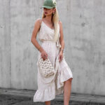 Sukienka z wiskozy w drobne kwiaty Simplicity