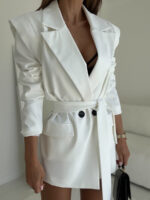 Biała oversizowa marynarka LaMilla