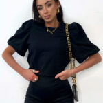 Czarna bluzka z bufiastym rękawem LaMilla