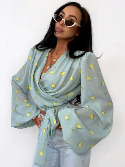 Wiązana bluzka z bufiastym rękawem w cytrynki LaMilla