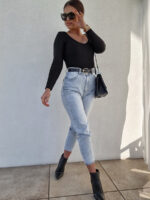 Dopasowany czarny sweter By Me