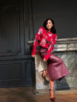 Czerwony sweter w kwiaty Lamilla