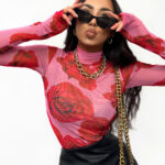 Bluzka siateczka z golfem Lamilla różowa w czerwone kwiaty