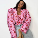 Oversizowa różowa marynarka LaMilla w kwiaty