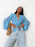 Niebieska bluzka w wisienki LaMilla