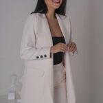 Spodnie cygaretki i marynarka Polwar w kolorze waniliowym